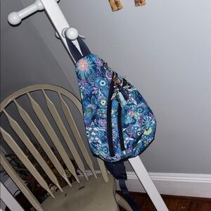 Sakroots On the GO Sling  Vibrant Floral  bag  NWOT